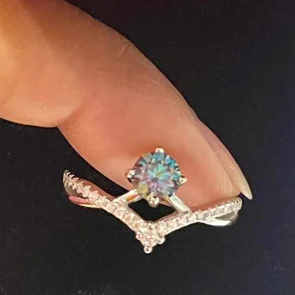 Solid Sterling Silver 925 Moissanite Ring - Picture 3 of 9